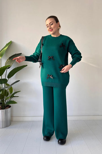 Bow and turquoise coord