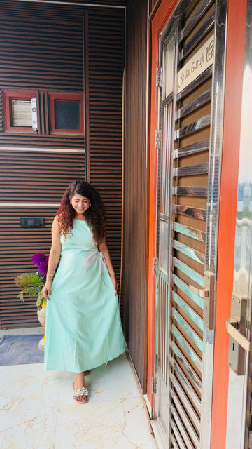 Flower-e-Andaaz Viral Dress- Bestseller